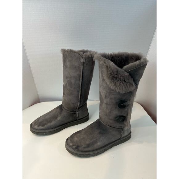 UGG 1873 Bailey Button Gray Sheepskin Lined Winter Snow Suede Knee High Boots 8 - Picture 1 of 11